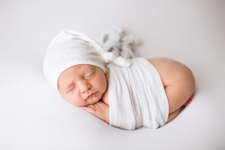 Perryville Missouri newborn photographer, Missouri newborn photographer, baby, white blanket, baby sleeping, baby boy, newborn photo