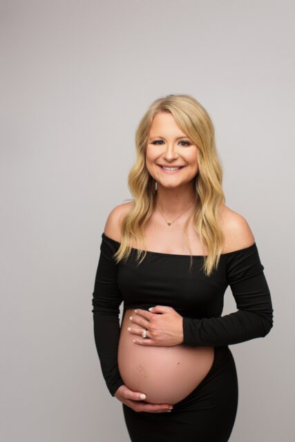perryville maternity photographer, Cape Girardeau maternity photographer, studio photography, white backdrop, belly bump