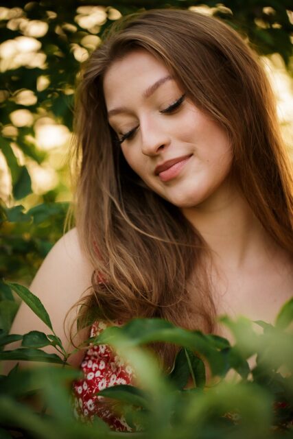 Cape Girardeau senior photographer, perryville senior photographer, Farmington photographer, apple tree, sun shining, golden sun, sunset photos