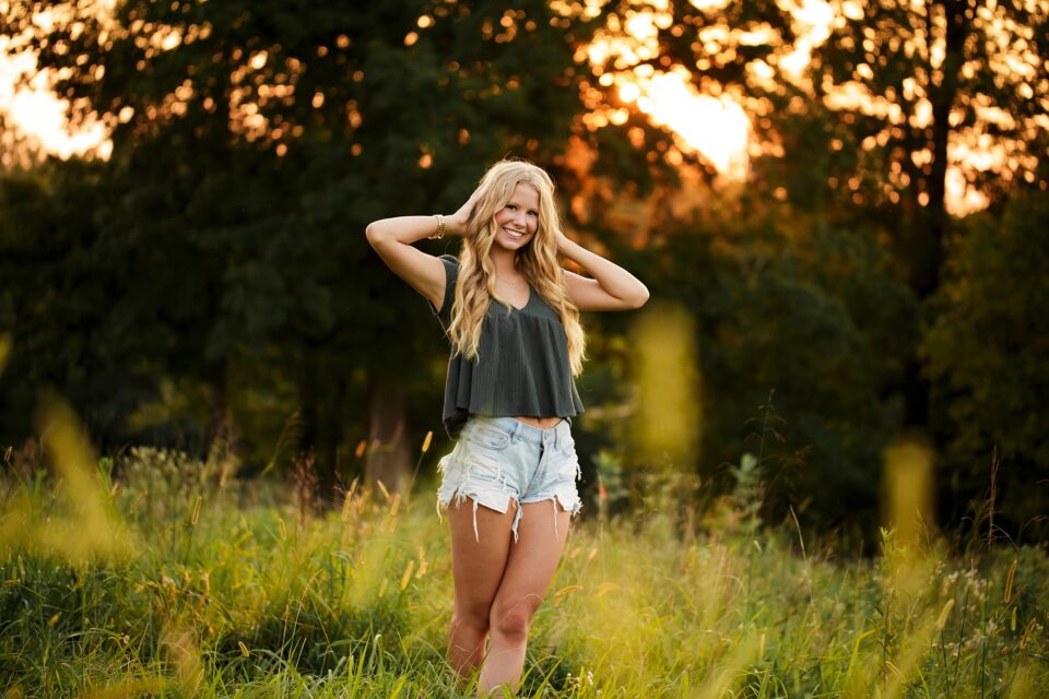 perryville senior photographer, Cape Girardeau senior photographer, Farmington senior photographer, sunset photography golden hour, high school girl, field, tall grass