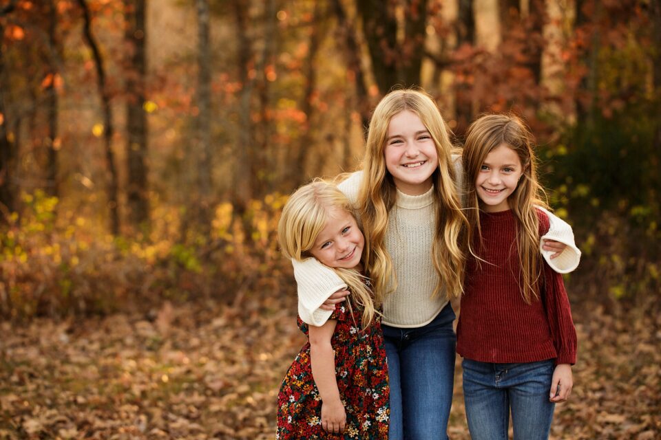 farmington missouri family photographer, st Louis family photographer, perryville missouri family photographer, fall, photoshoot, sisters, smiles, fall leaves