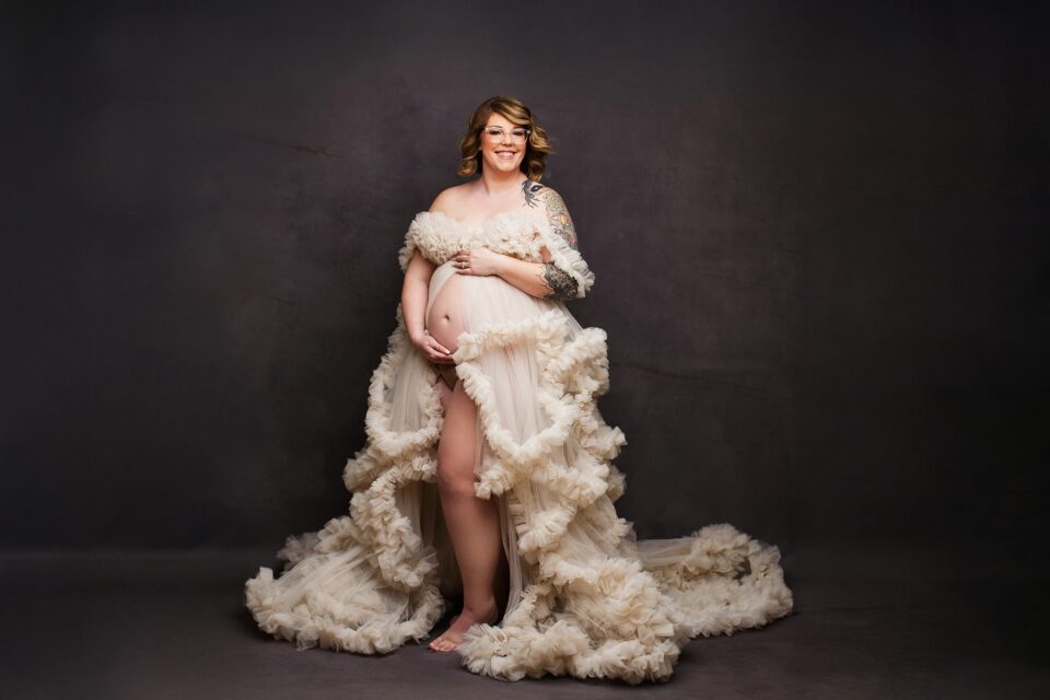 cape girardeau maternity photographer, perryville missouri maternity photographer, farmington missouri maternity photographer, big dress, motherhood, ste Genevieve newborn photographer, red hair